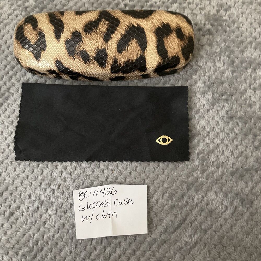 Sofia Vergara x Foster Grant Leopard Print Eyeglasses Case Clamshell